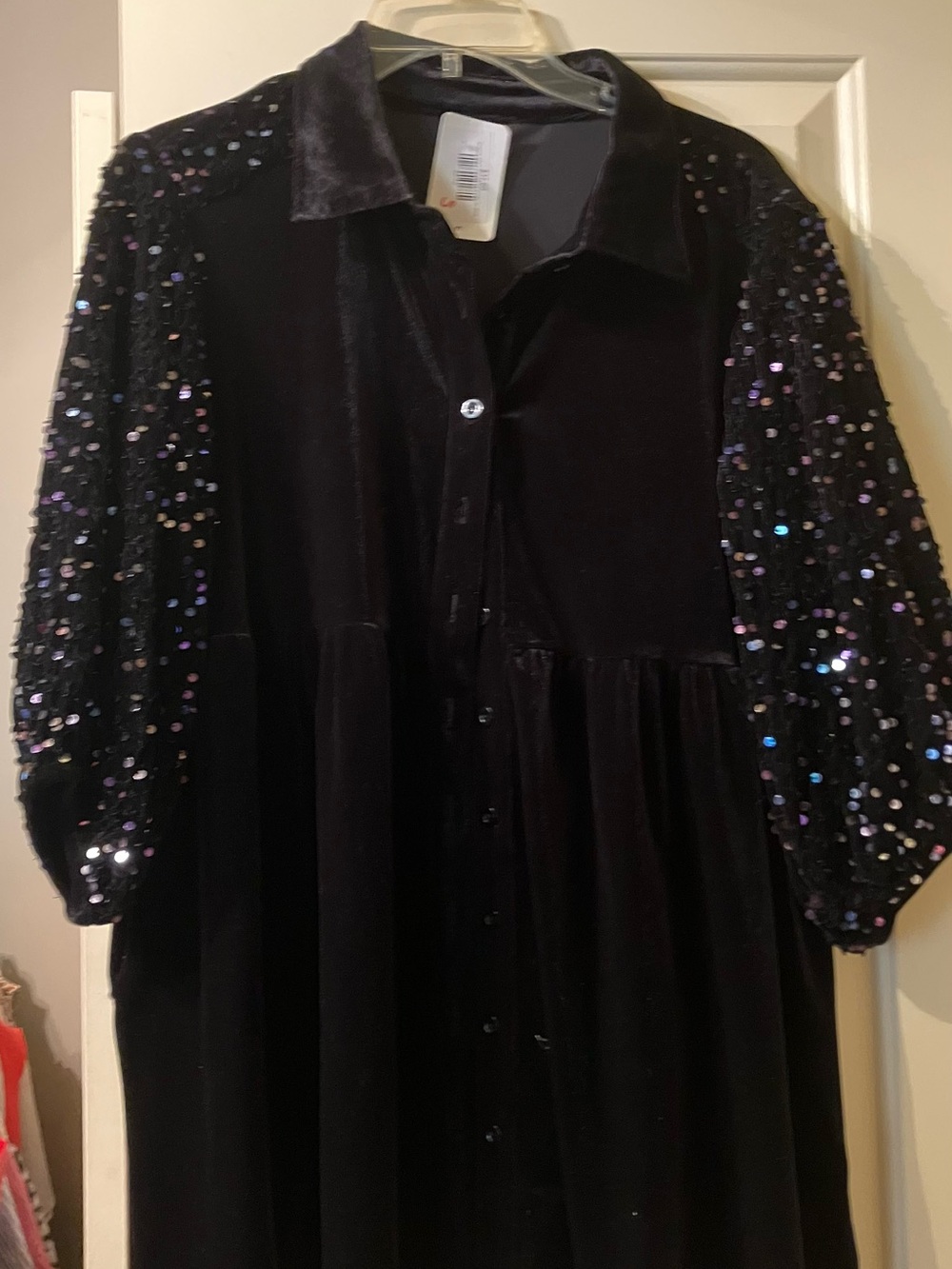 Boutique black velour 3/4 sleeves with sequins